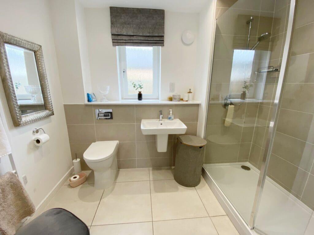 SHOWER ROOM