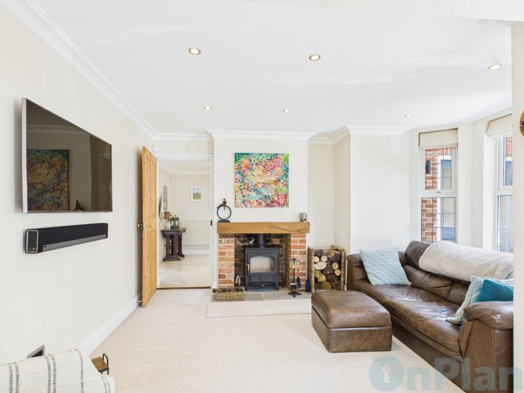 CAM04024G0-PR0023-STILL020