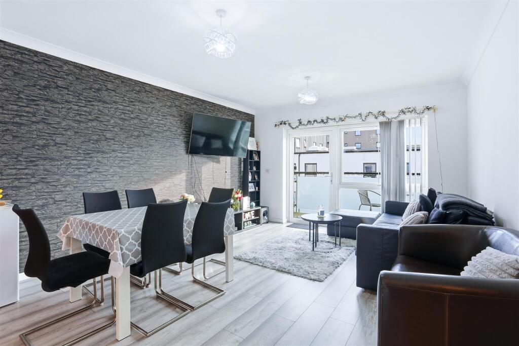 Sweetbriar Avenue, Carshalton