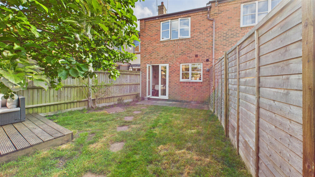 CAM04968G0-PR0038-STILL026