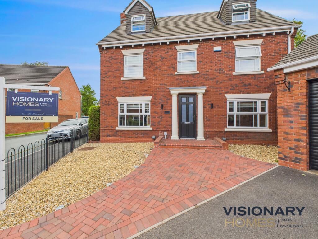 CAM03522G0-PR0216-STILL008