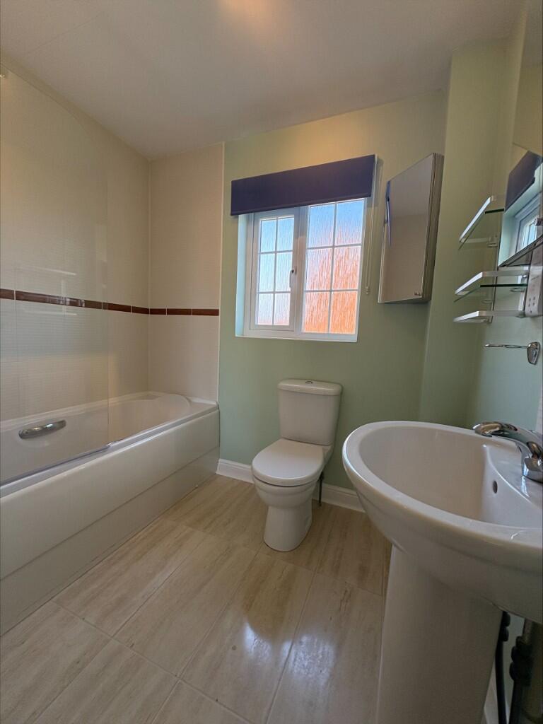 Family Bathroom 