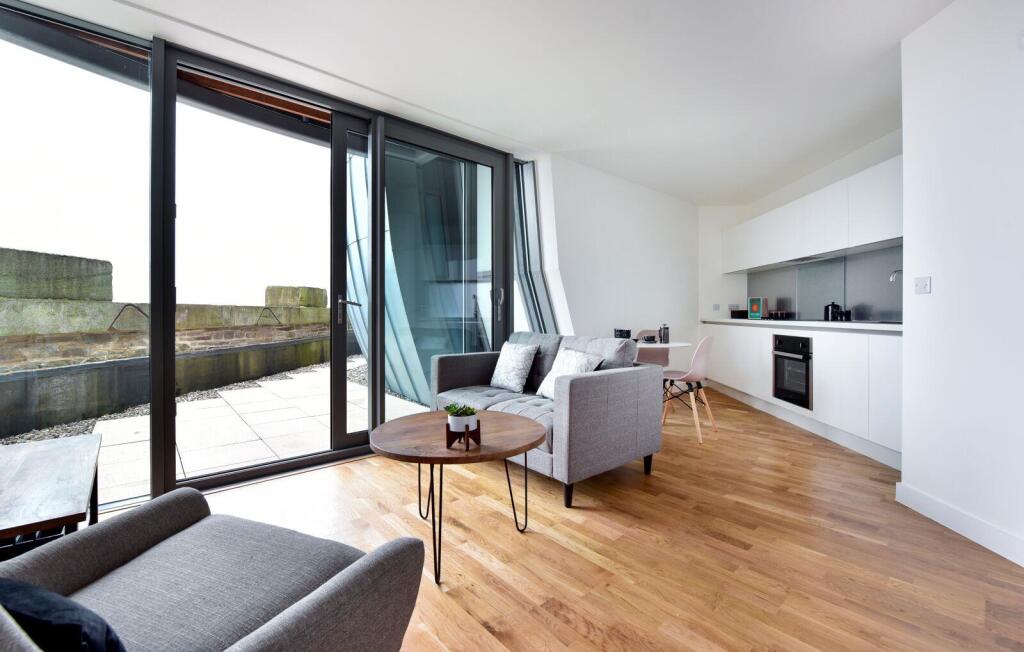Open Plan Lounge / Kitchen
