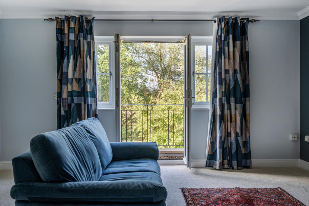 1344107-13-68b01b...