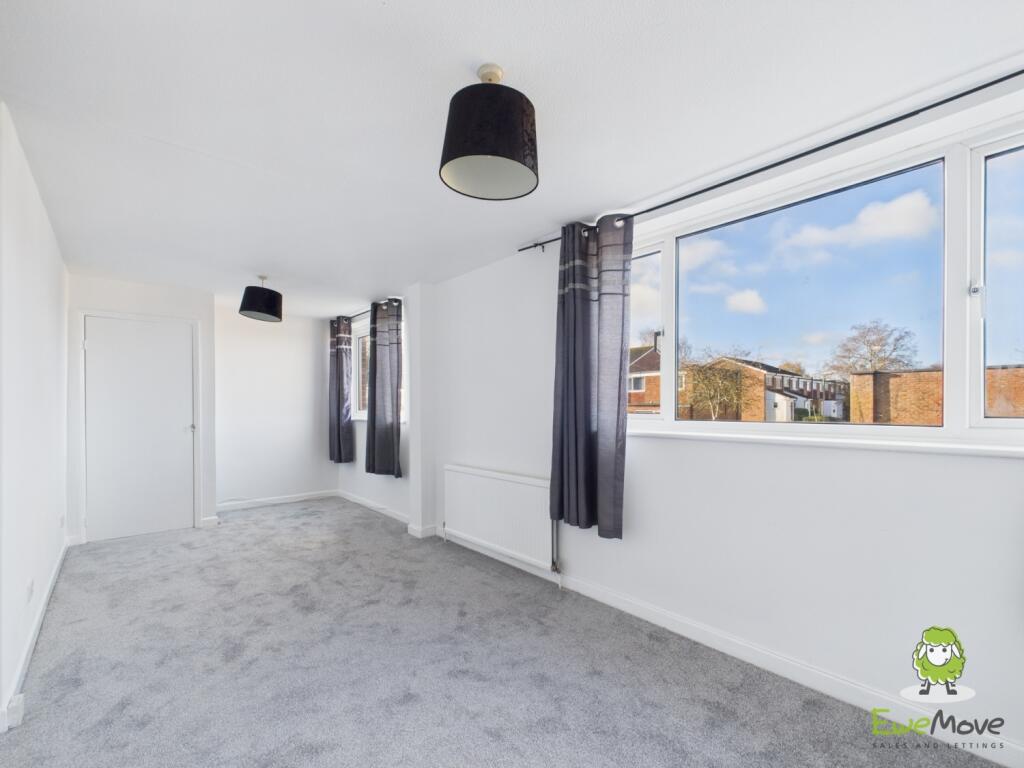 EweMove Estate Agents Basingstoke - Ribble Way - B