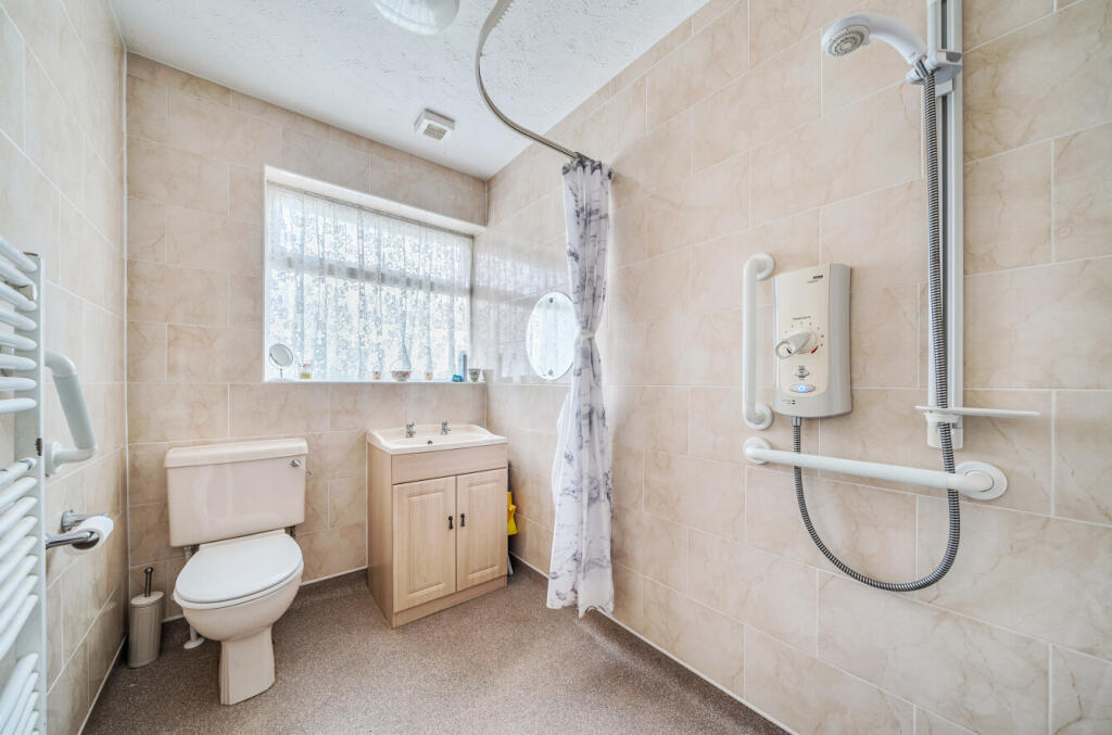 1375219-5-6908c9f...