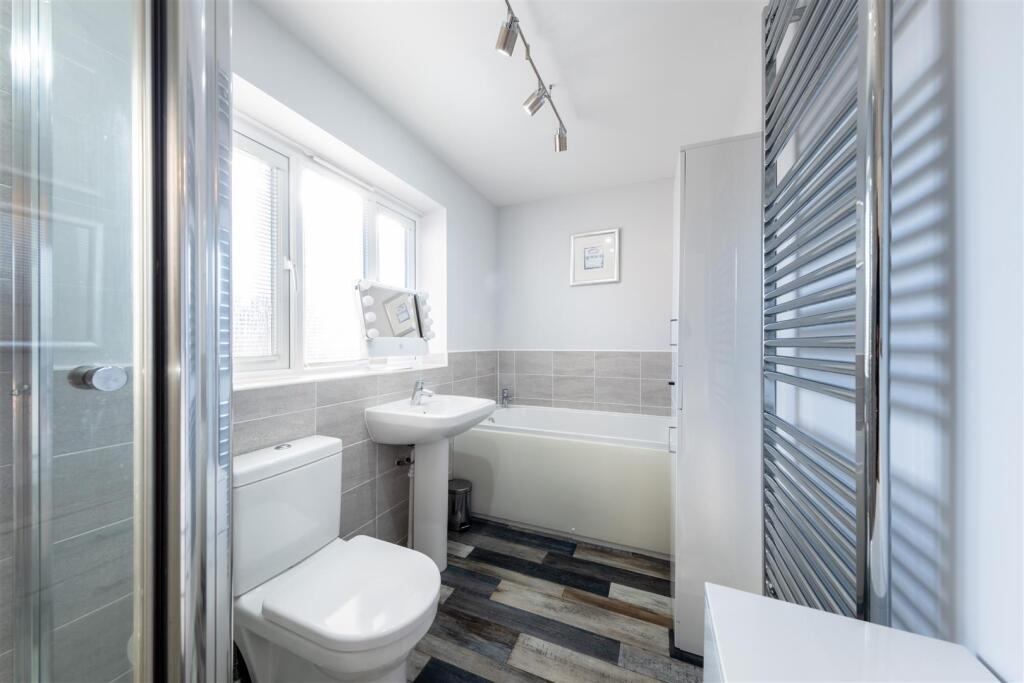 27 Shakerley Close-023.jpg