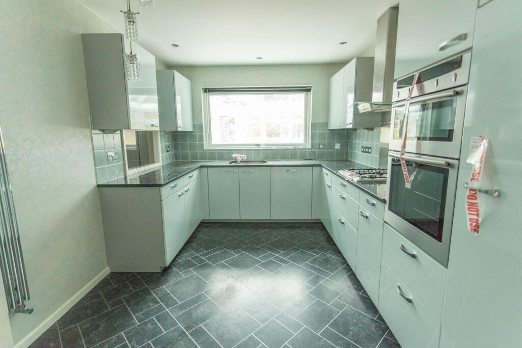 Re-fitted Kitchen/Breakfast Room