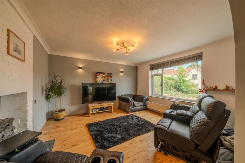 19 Lyneholmes Rise-150.jpg