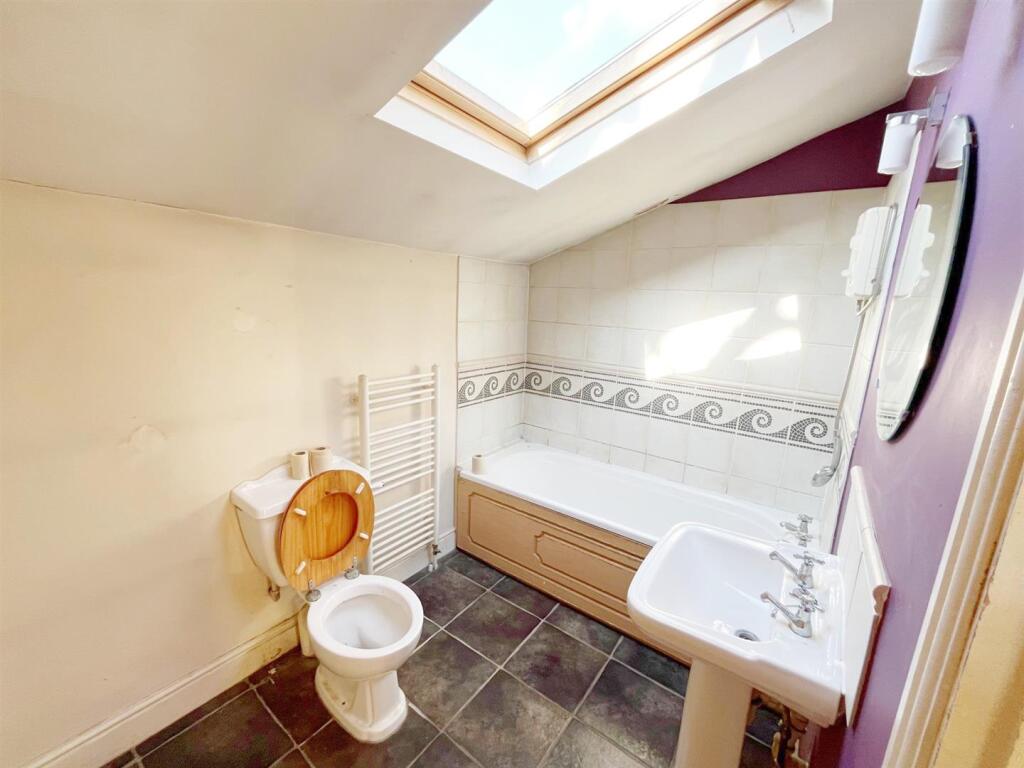 Downstairs bathroom.jpg