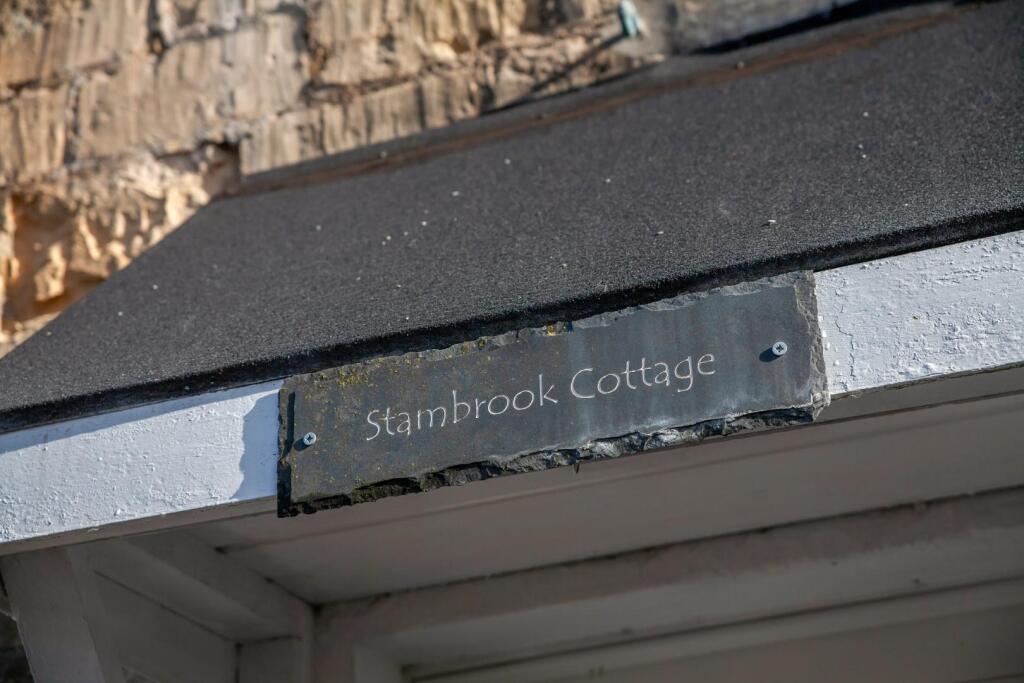 Stambrook Cottage-22.jpg