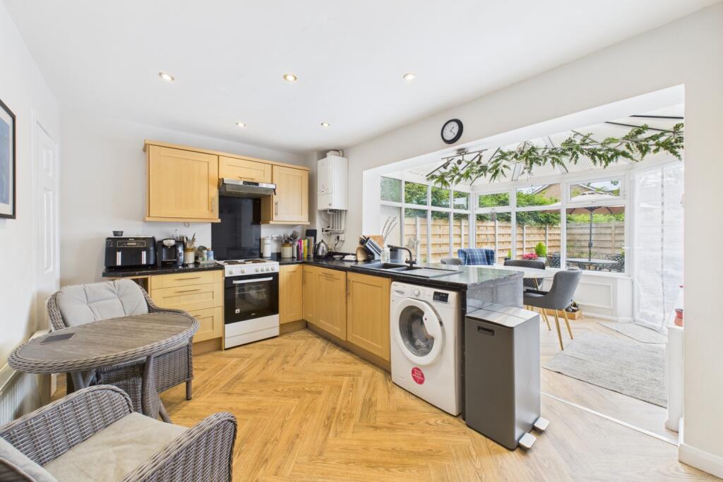 CAM03162G0-PR0279-STILL013