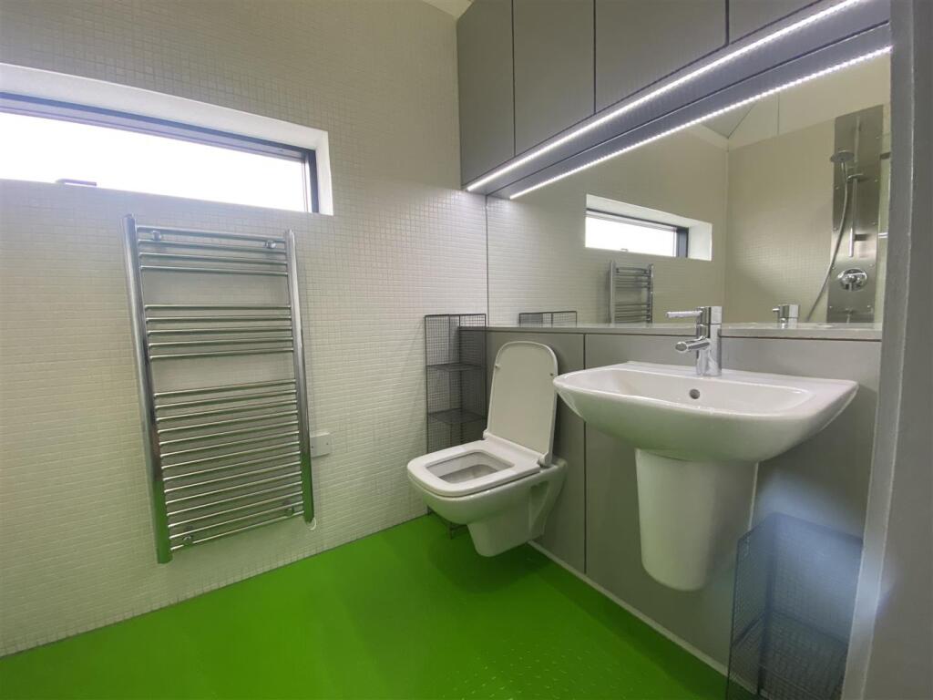 Bathroom3.jpeg