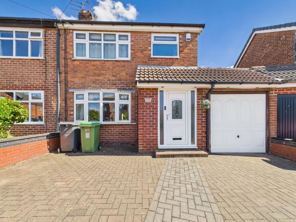 CAM03729G0-PR0024-STILL001