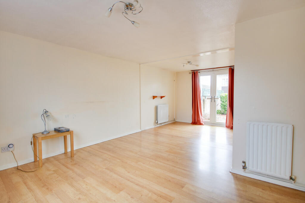 SHOLING! CHAIN FREE! OPEN PLAN LIVING!