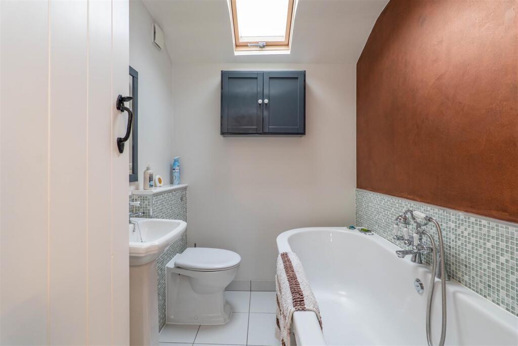 Bedroom Two Ensuite