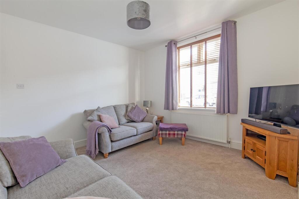 Reception Room-3.jpg