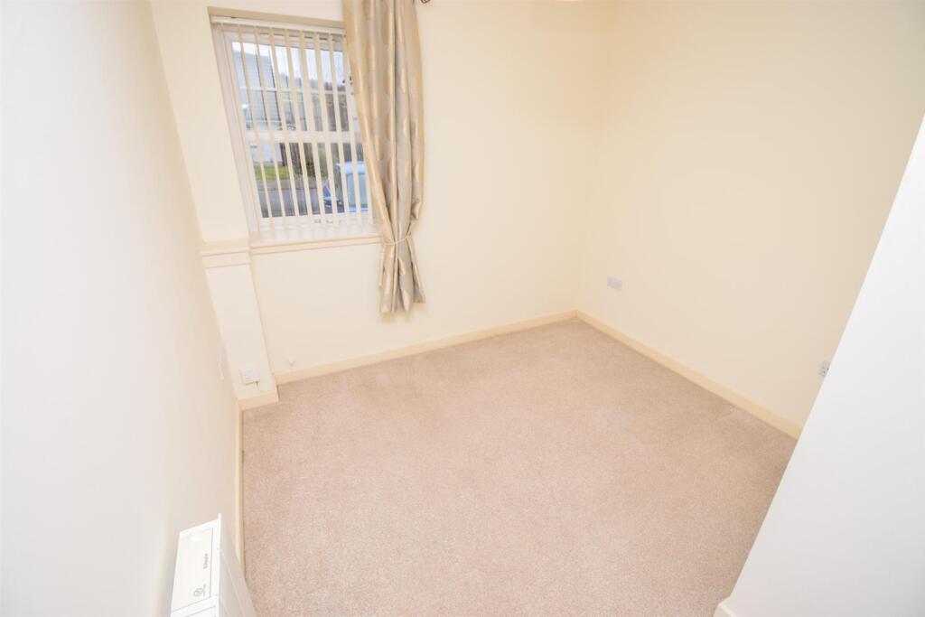 BEDROOM TWO-2.jpg
