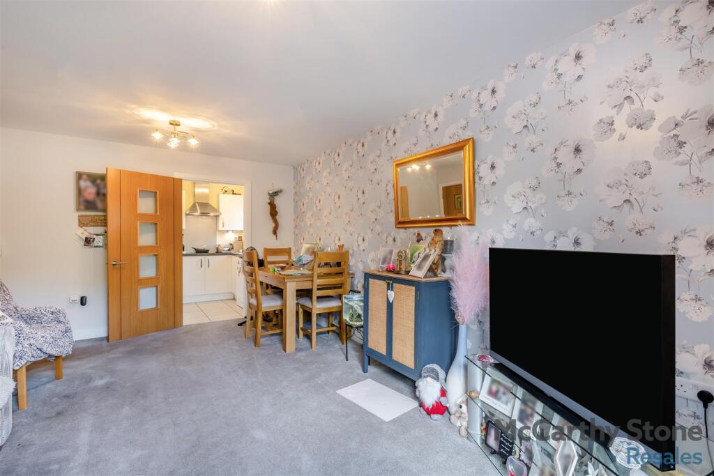 8648657-interior07.jpg
