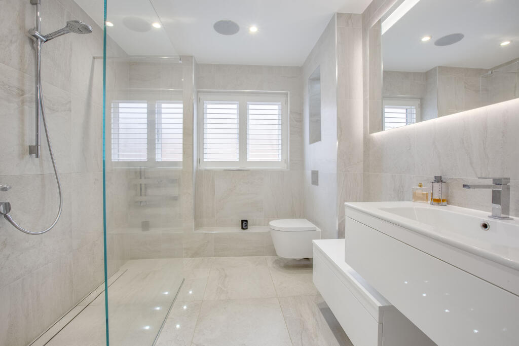 80 Gregories Road, HP9 1HL (LOW RES)-4
