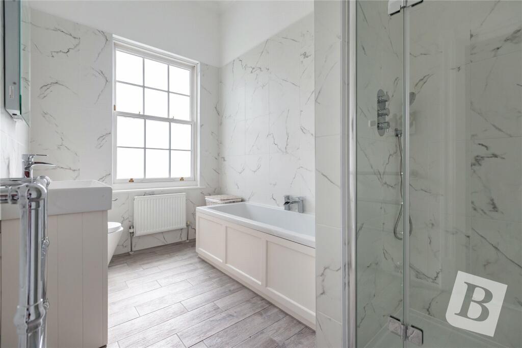 Jack &amp; Jill En Suite