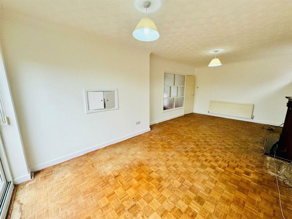 WhatsApp Image 2024-09-19 at 11.00.50.jpeg