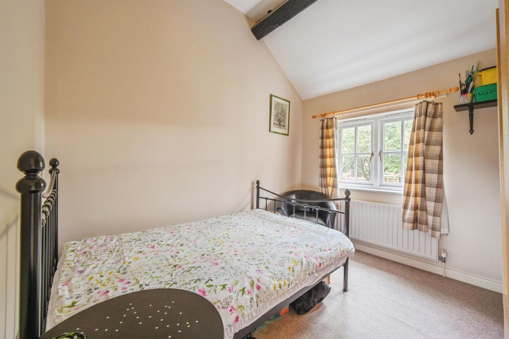 Bedroom: