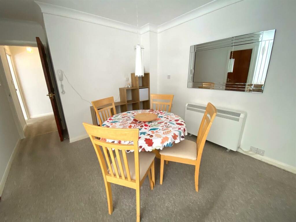 DINING AREA.jpg