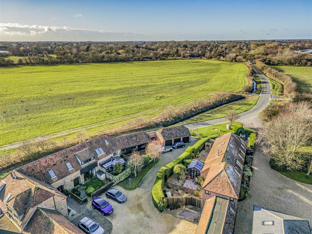 2 Marsh Barns-Aerials-PorticoMarketing-Nexa-5.jpg