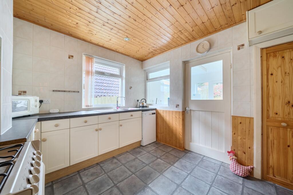 1376904-17-691338b8ca37b-ARW-1