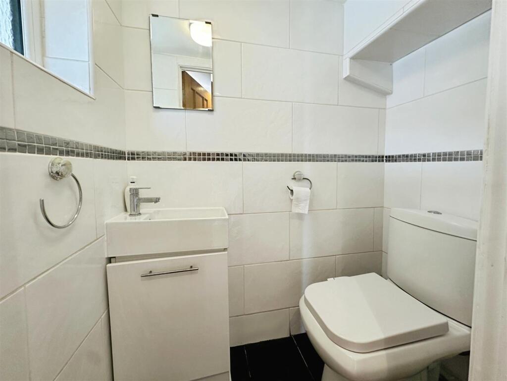 9221aa4f--4D47-A318-E63193A525DB-66192-000015641FE