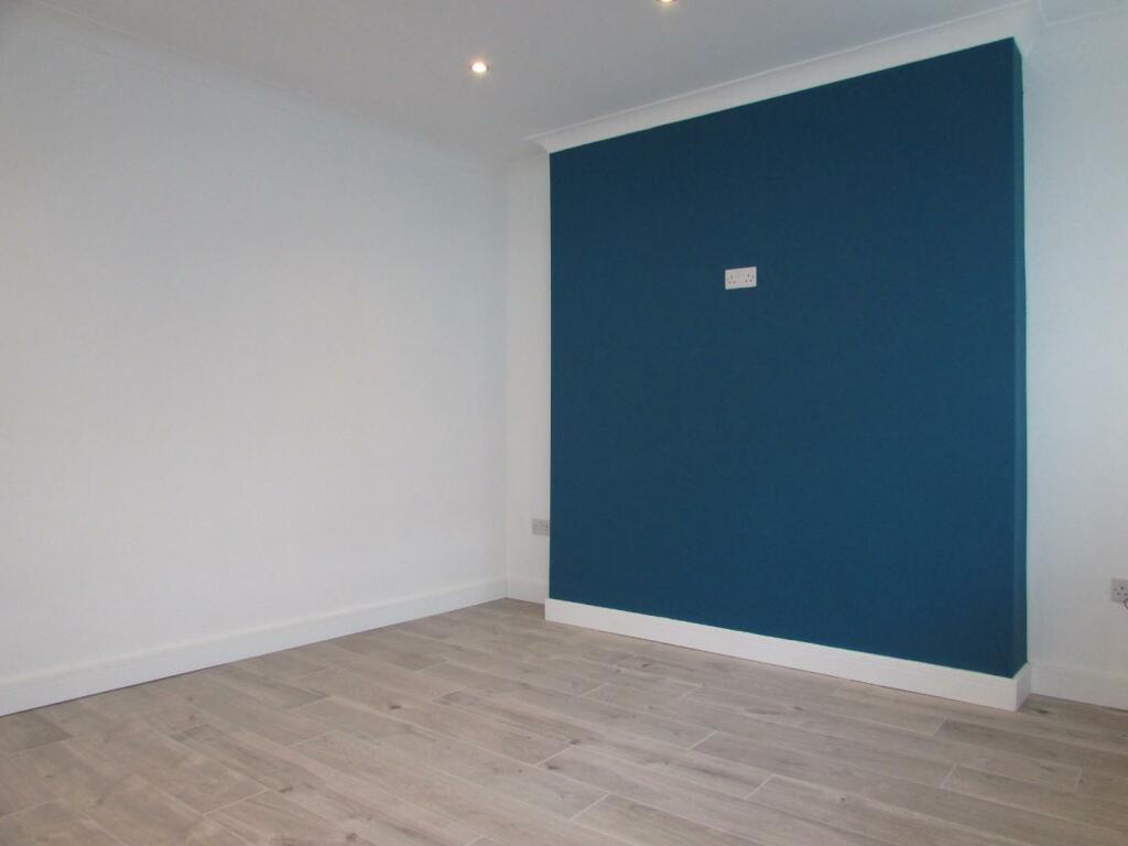DovedaleSt14L2.JPG