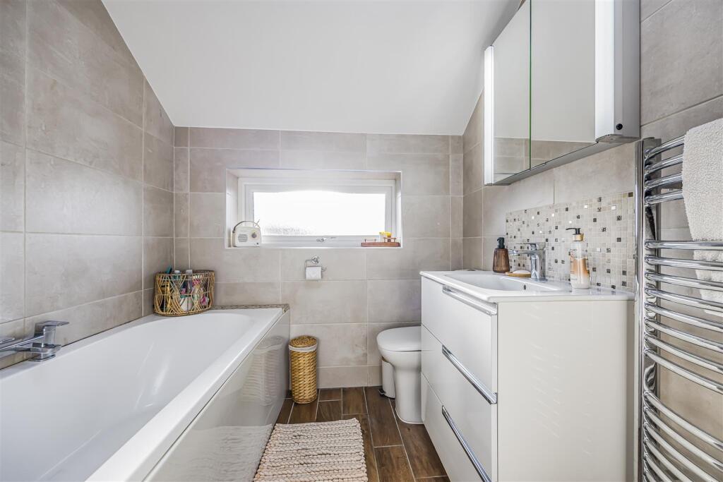28 Silvester Road, Cowplain-PorticoMarketing-SoldB