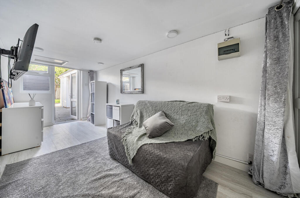 1350469-1-68bed54...