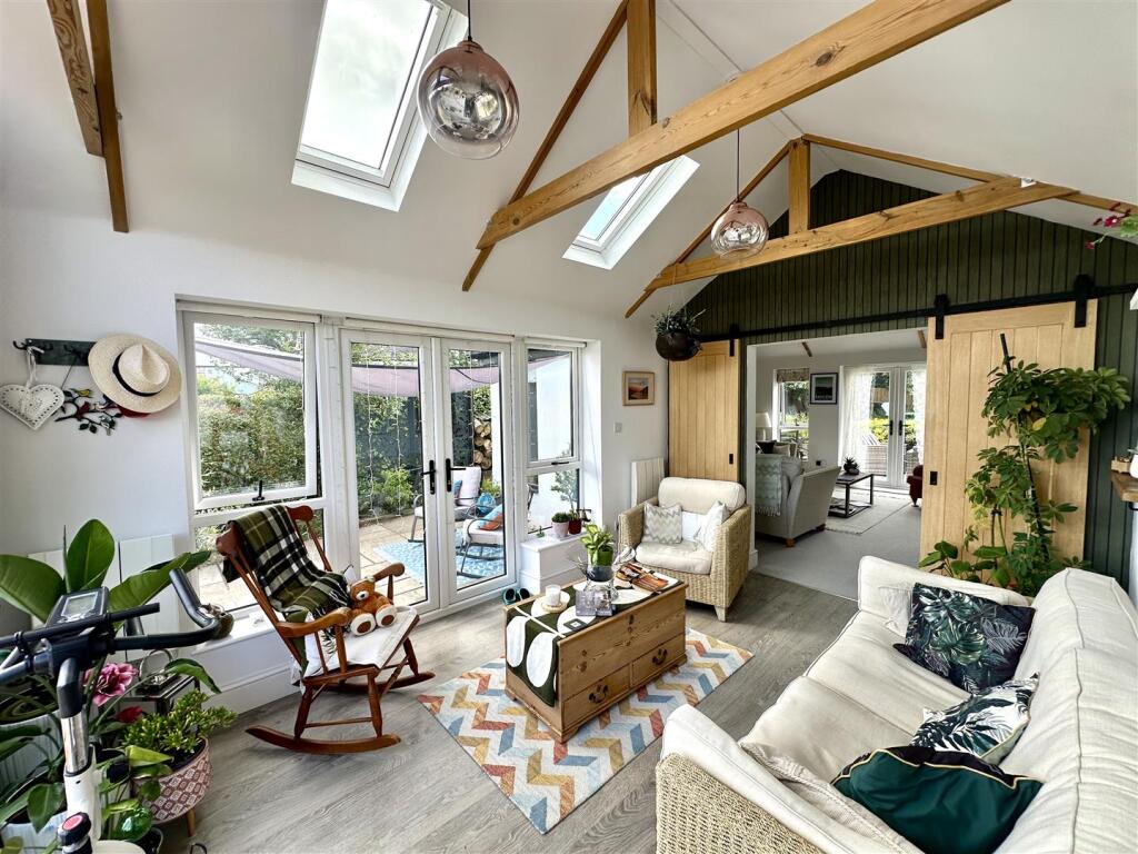GARDEN ROOM