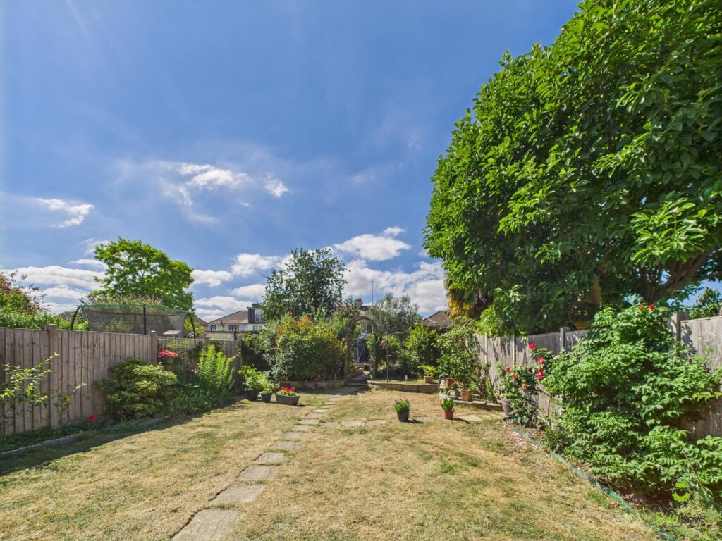 CAM03779G0-PR0254-STILL011