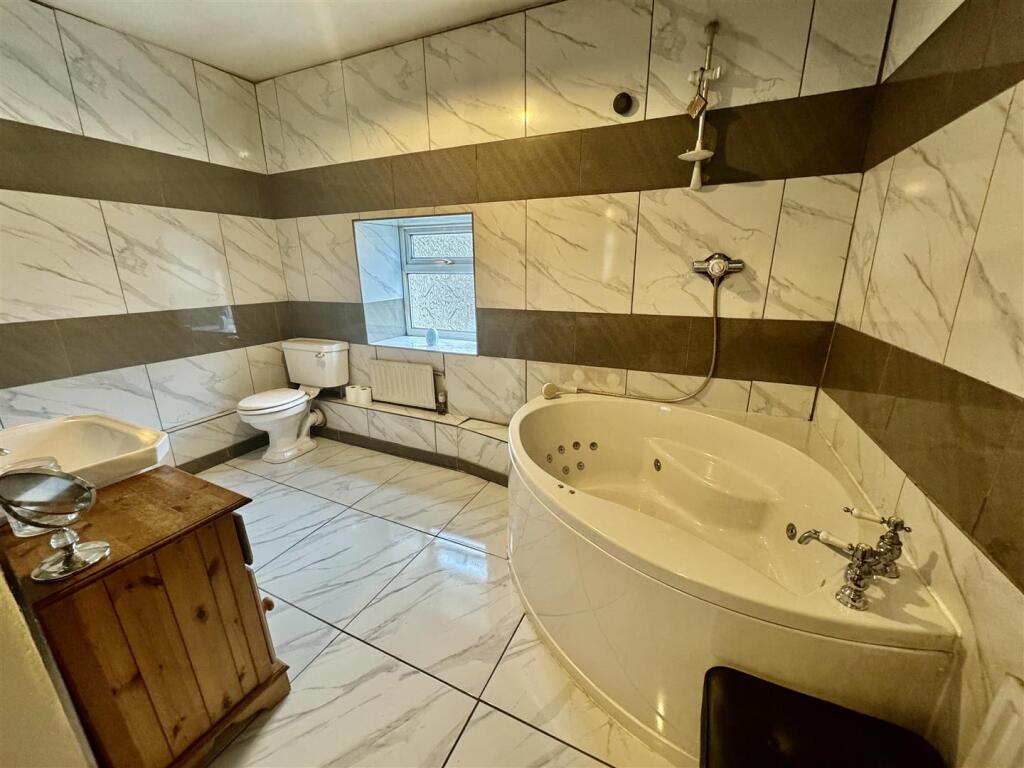 En suite Bathroom