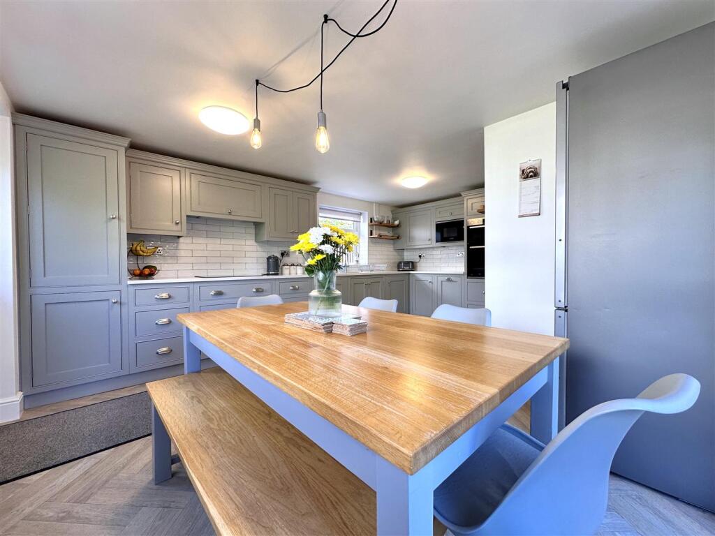 Open-Plan Dining Kitchen 487