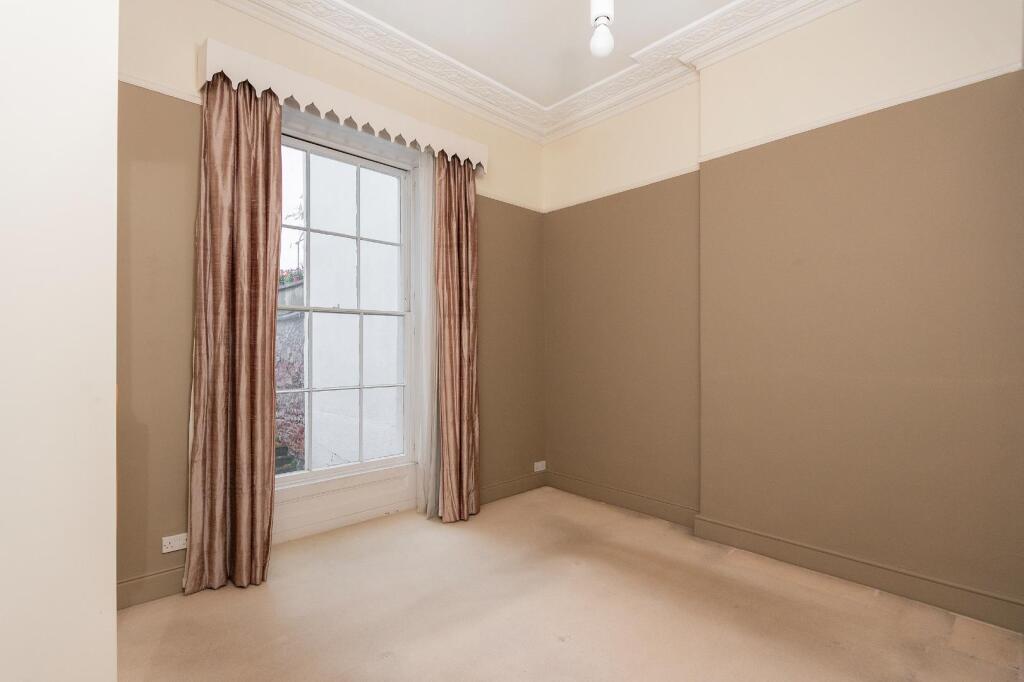 G2F5CPCN - Bedroom C.jpg