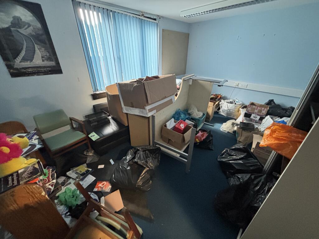 FIRST FLOOR OFFICE 1 T202511071704.jpg