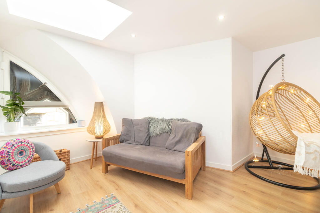 Open-Plan Living Area/Kitchen