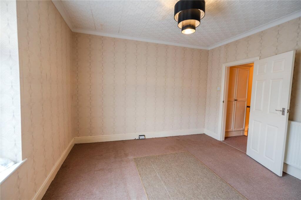 Bedroom 1 (2)