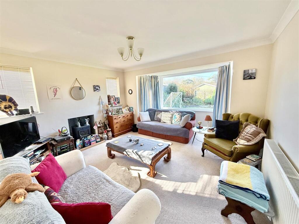Living Room.jpg