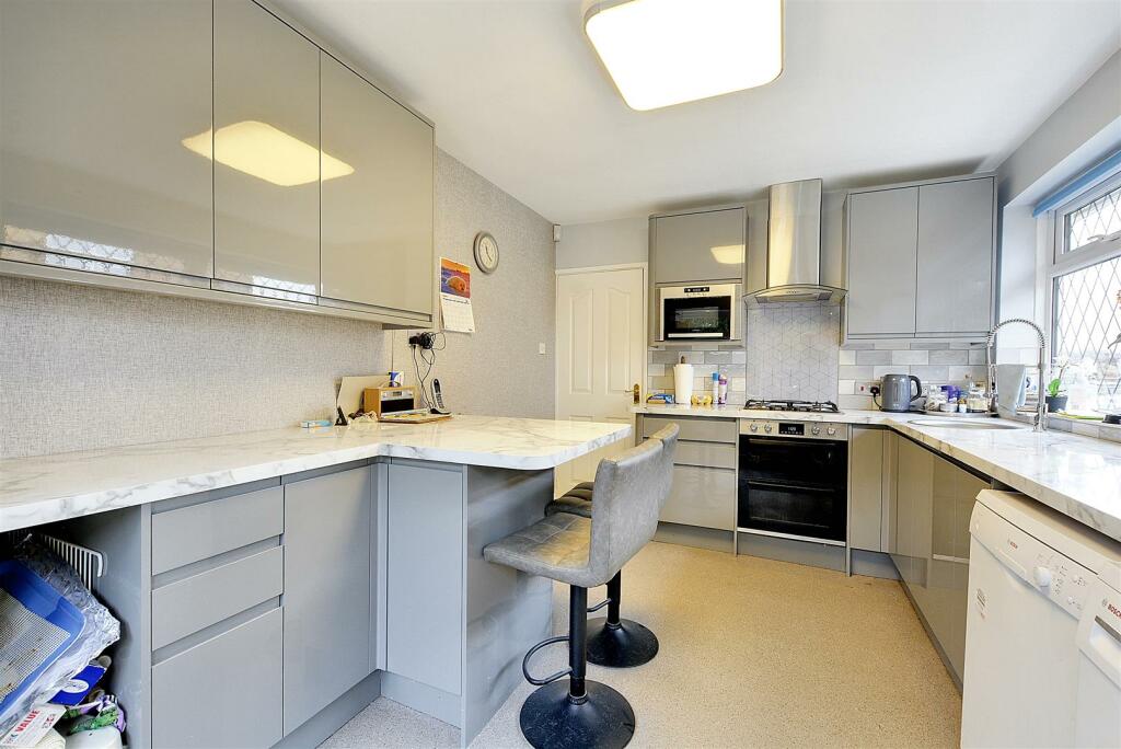 Kitchen_2.jpeg