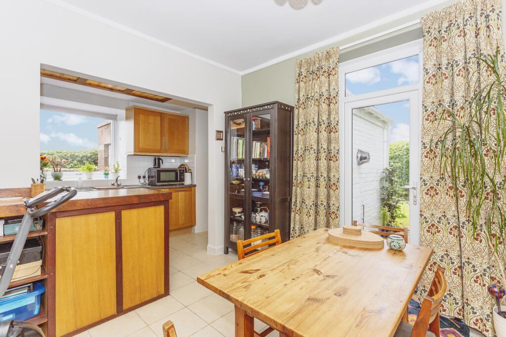 Kitchen &amp; Dining Room with Garden Access