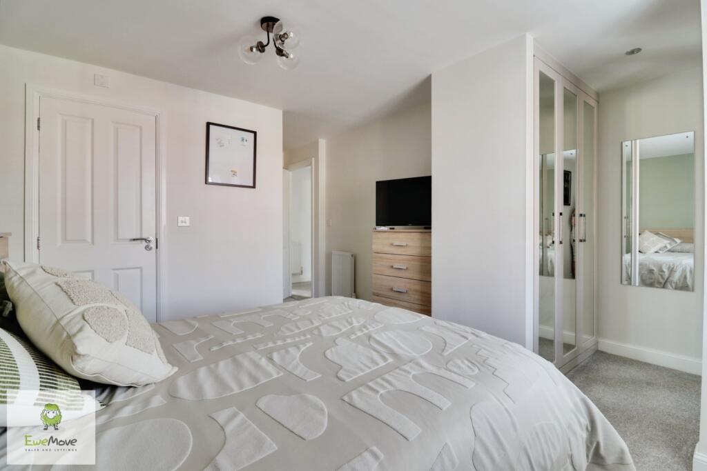 Master Bedroom - EweMove Cannock