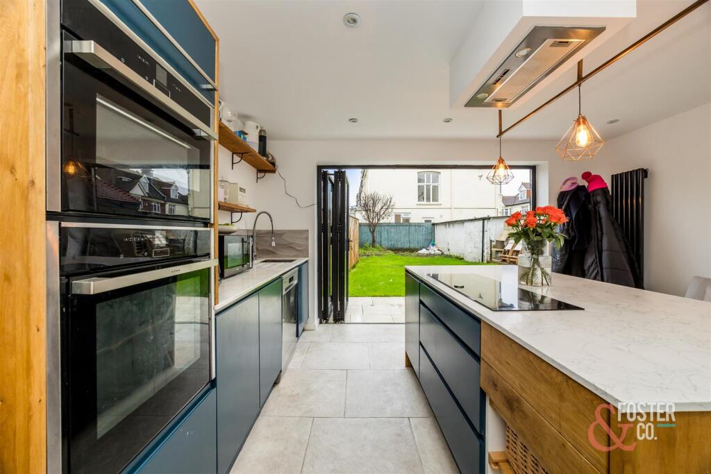 Kingsway, 305, Flat 1-12.JPG