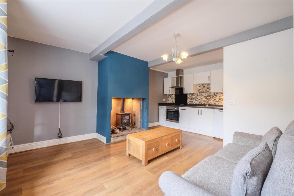 Kitchen/ Lounge