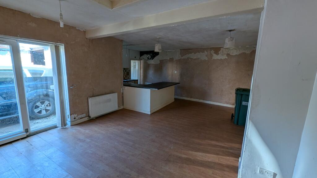 1000016270-JU3g3yIGqFYEMogW