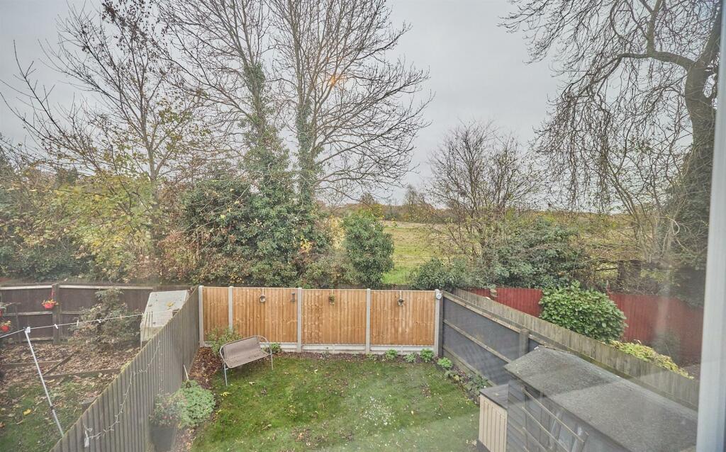 Garner Close, BW 9.jpg